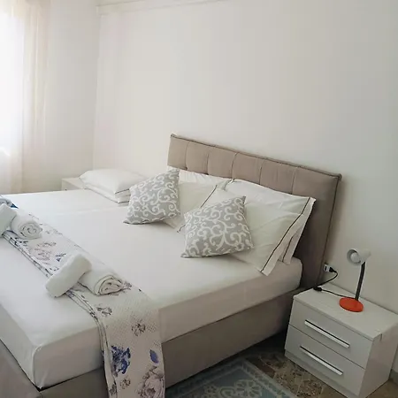 Aaron Apartman Velence